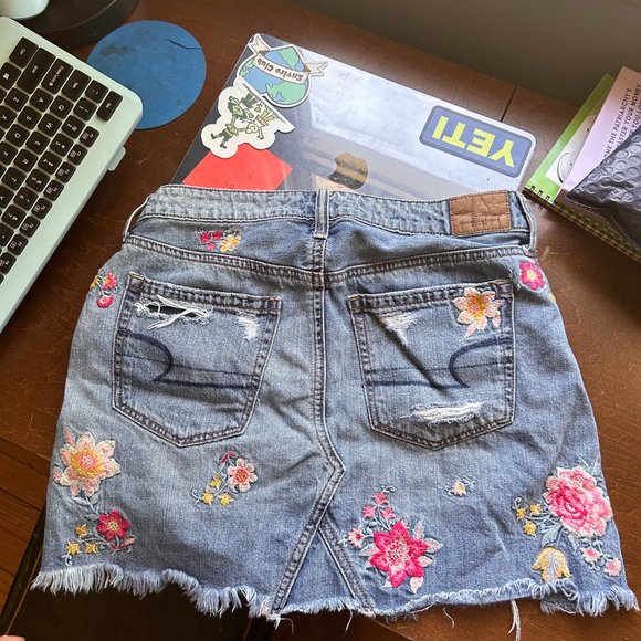 American Eagle Mini Jean Skirt - Picture 2 of 4